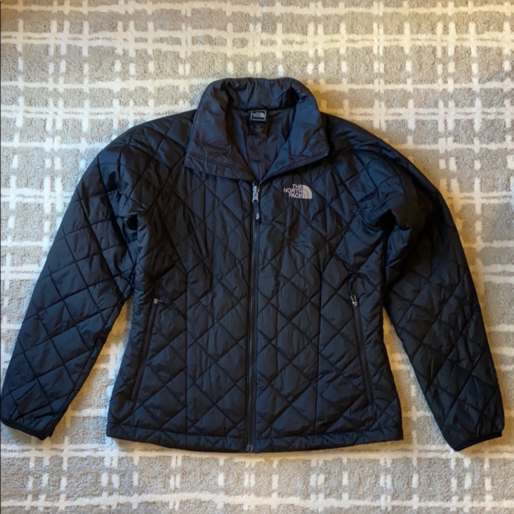 Women’s North Face. Black light down jacket.